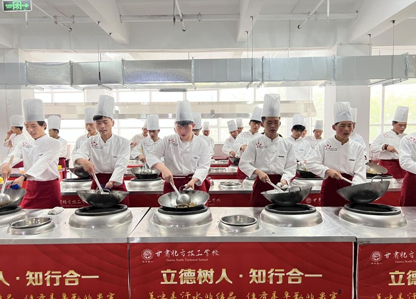 甘肃北方技工学校学厨师为什么要先练基本功？