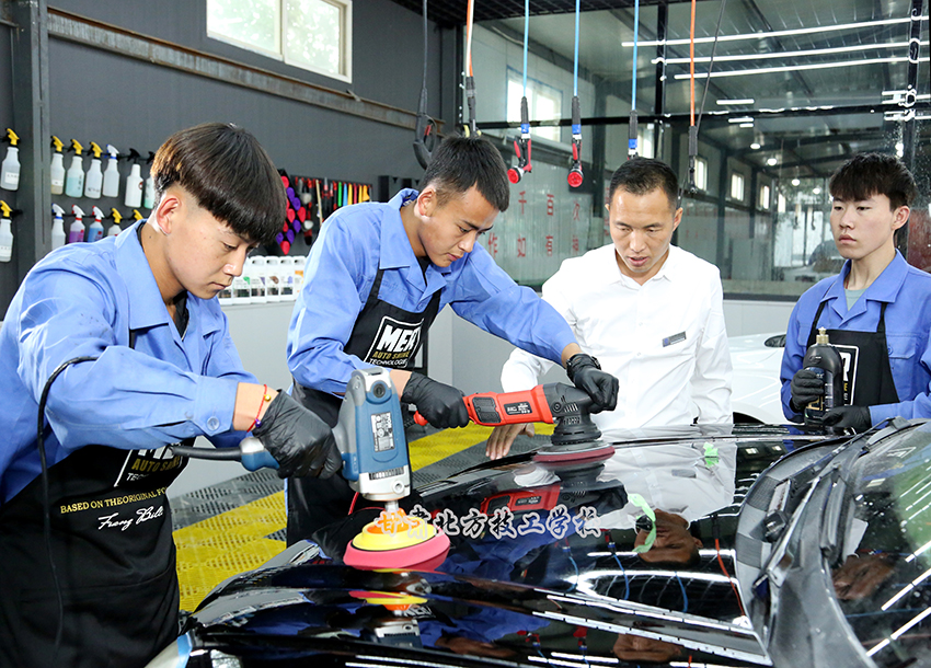 甘肃北方技工学校告诉你学新能源汽车技术多久能上岗？